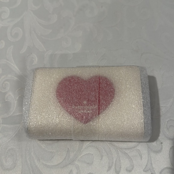 ♠️Kate spade Madison Puffy Heart Medium Bifold Wallet. - Picture 6 of 12